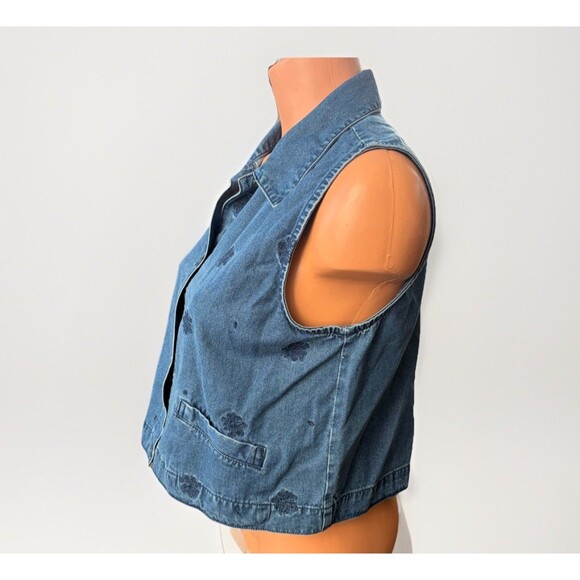 Vintage Cherokee Women’s Cropped Chambray Button Up Shirt Size M Embroidered - Picture 2 of 5
